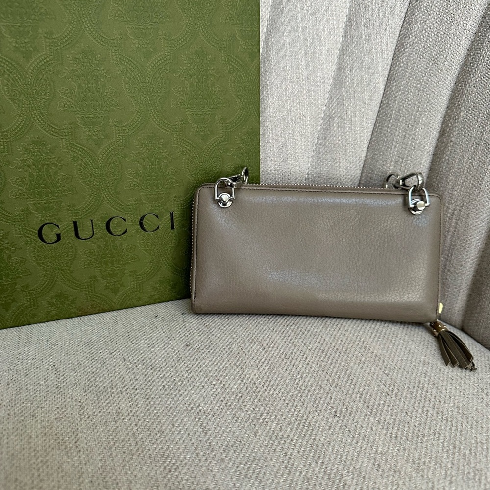 💯 GUCCI GG Disco Tan Grey Monogram Zippered Wallet on Chain w/ auth cert - Picture 2 of 12